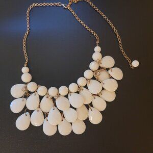 Fashion Jewelry - White Necklace Chunky with Gold Chain and Rhinestones
